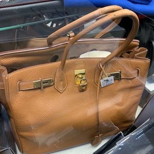 Hermès pre owned great condition with minor scuffs